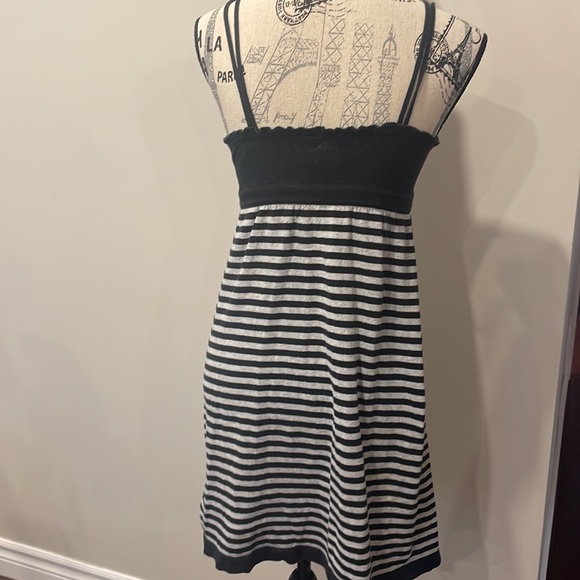 GREY AND BLACK STRIPED ROXY DRESS - Picture 4 of 7